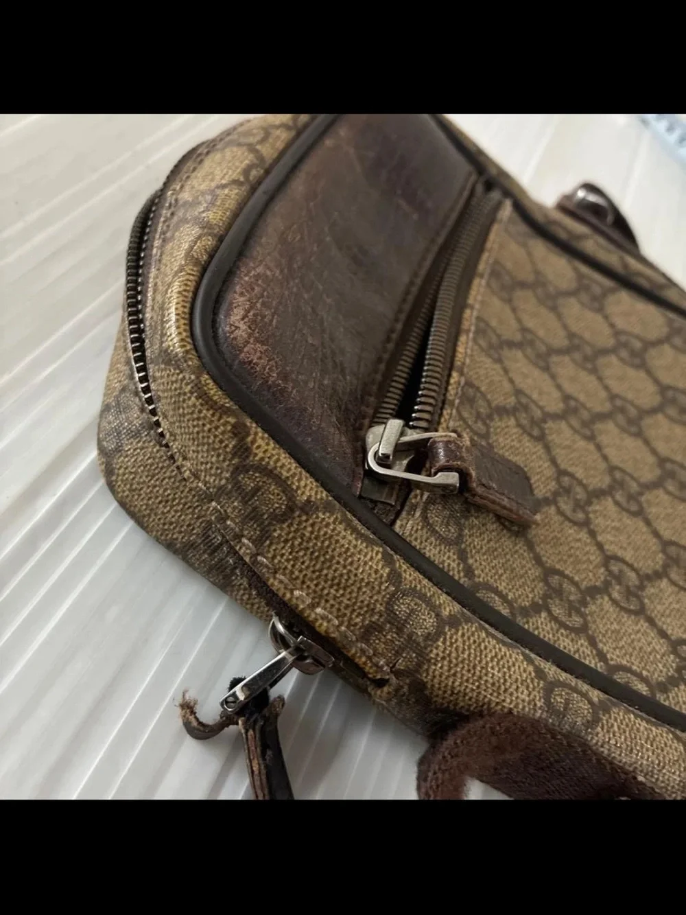 Gucci brown gg